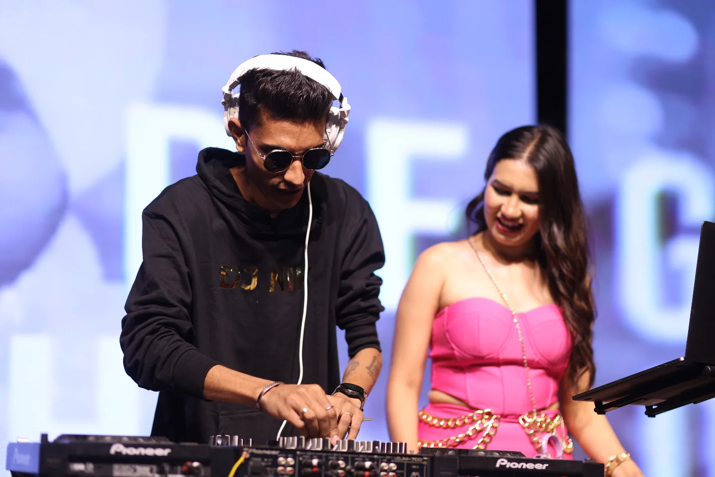 VDJ NIK Live in Action! ✨ "Feel the beat, feel the vibe, let the night come alive!